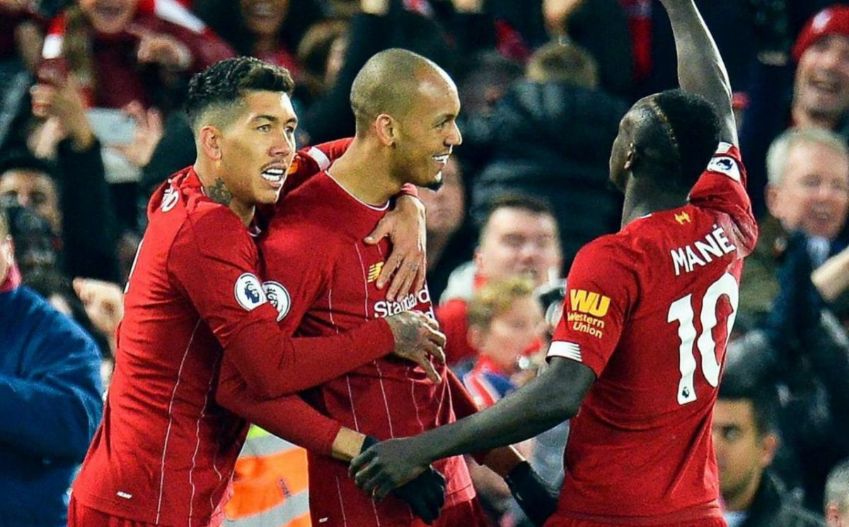 Chẳng có LiVARpool, chỉ có thời vận của Liverpool "bất khả chiến bại"