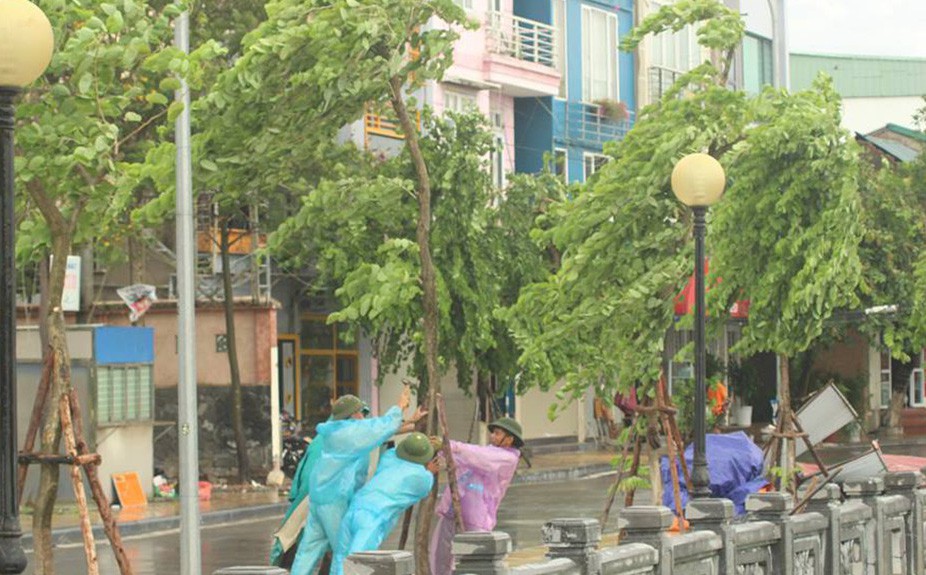Bão số 3 giật cấp 11 sẽ đổ bộ vào Quảng Ninh - Hải Phòng vào trưa mai