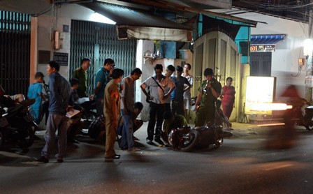 Nam thanh niên dùng bình xịt hơi cay tấn công tài xế để cướp tài sản ở Sài Gòn