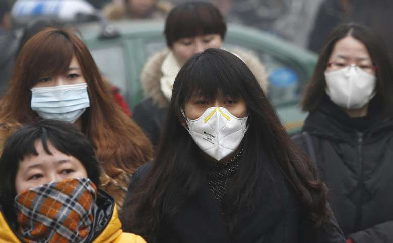 Khẩu trang 'cháy hàng' trên các trang thương mại điện tử ở Trung Quốc vì dịch cúm bí ẩn