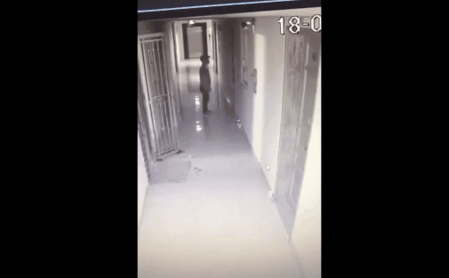 Vụ nổ ở căn hộ chung cư: Xuất hiện đoạn clip 1 thanh niên cầm vật giống súng chĩa vào nhà