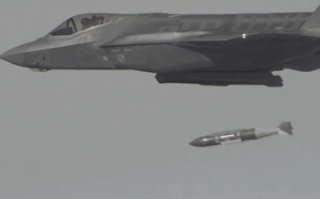 Lỗi đầy mình, nhưng 10 lý do sau sẽ khiến các cường quốc &quot;rút hầu bao&quot; mua tiêm kích F-35