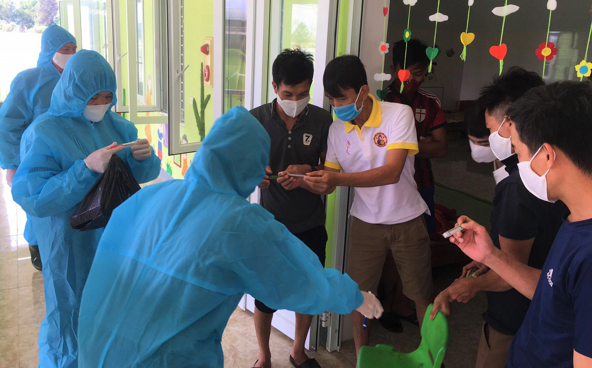 Bệnh nhân thứ 2 tại Hà Tĩnh nhiễm Covid-19 từng làm việc tại Thái Lan, tiếp xúc gần với bệnh nhân 146