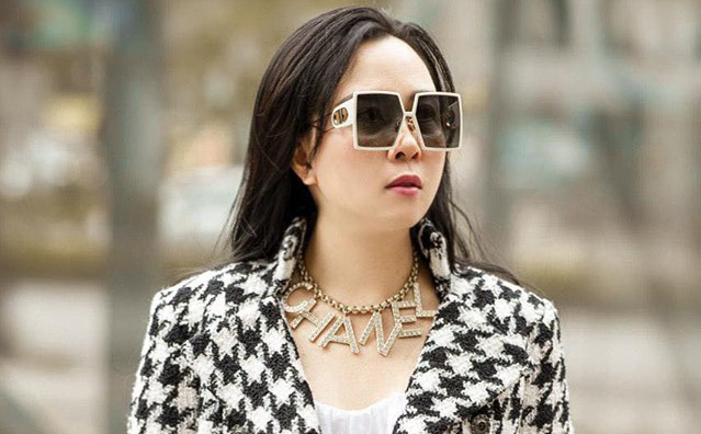 Phượng Chanel được bạn bè khen &quot;mặc đẹp khi ở nhà tránh dịch&quot;
