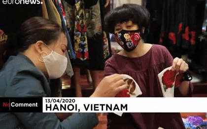 Chống COVID-19 vẫn có thể đẹp: Báo châu Âu viết về những chiếc khẩu trang đặc biệt ở Việt Nam