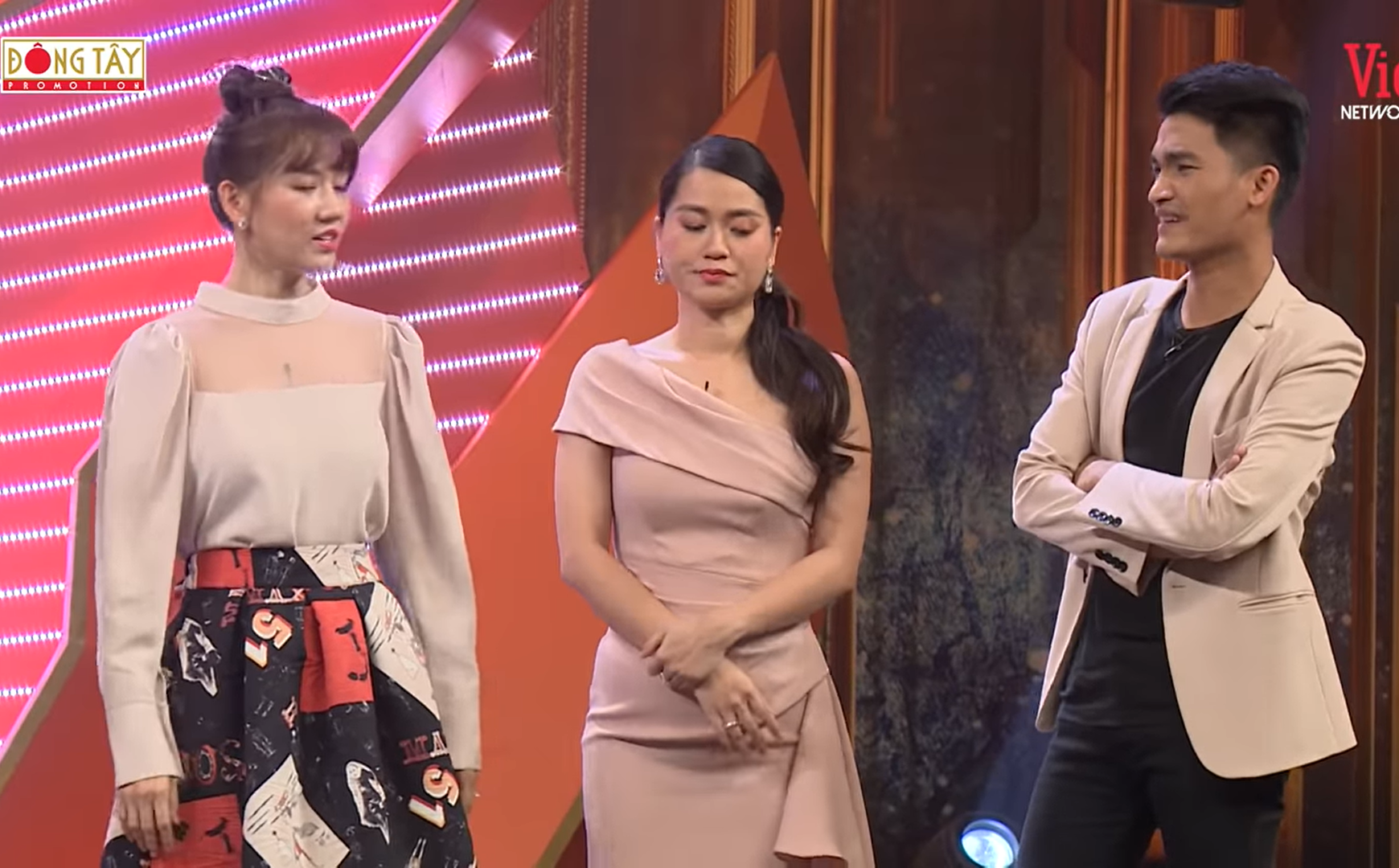 Lâm Vỹ Dạ giận dỗi khi bị đàn em nói: 