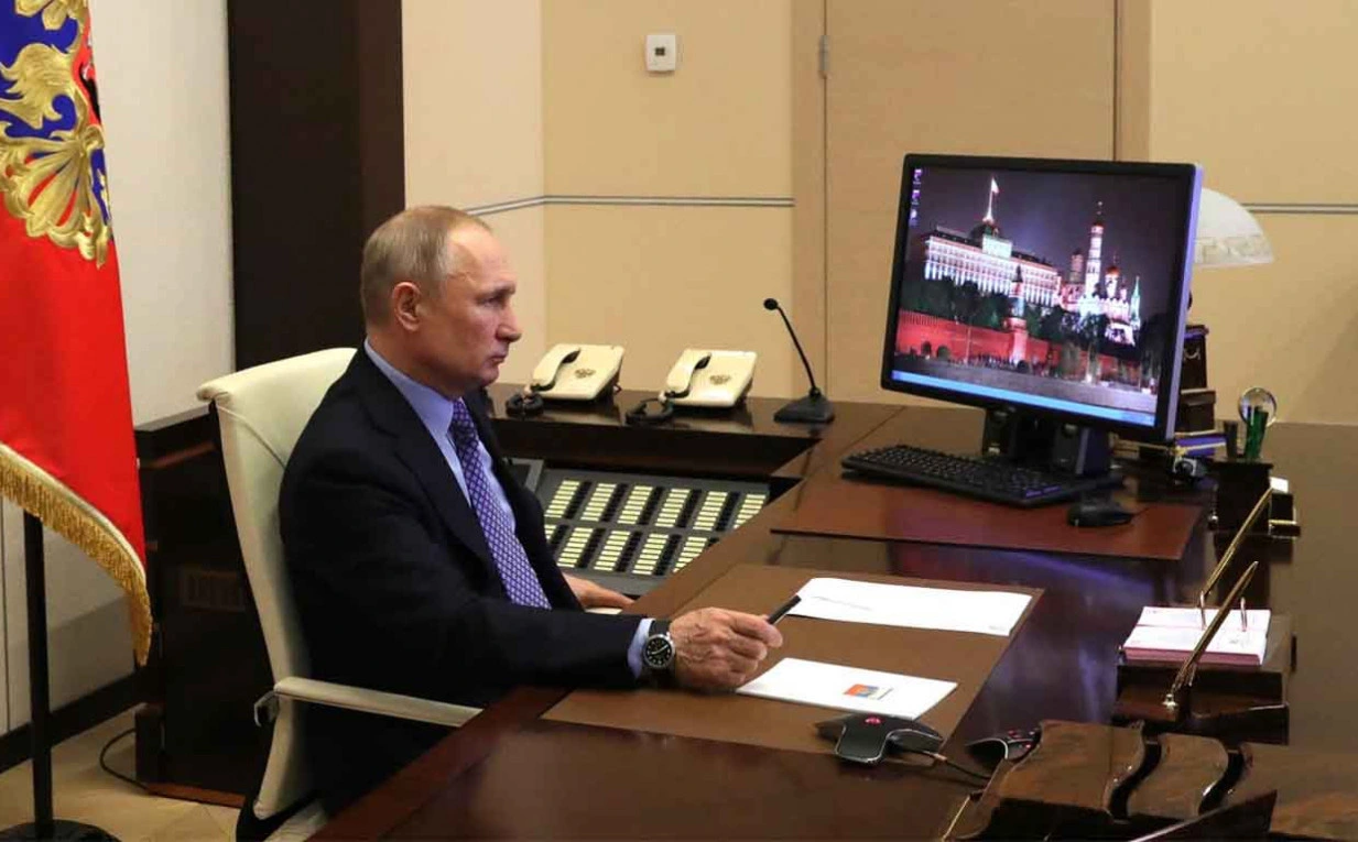 Điện Kremlin trả lời về tình hình sức khỏe của TT Putin sau khi ông tiếp xúc với bác sĩ mắc COVID-19