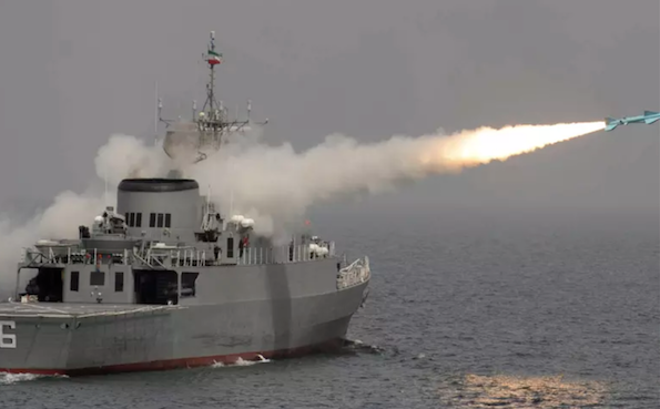 Điều gì giúp các chỉ huy Hải quân Mỹ quyết định thời khắc bắn hạ tên lửa Iran?