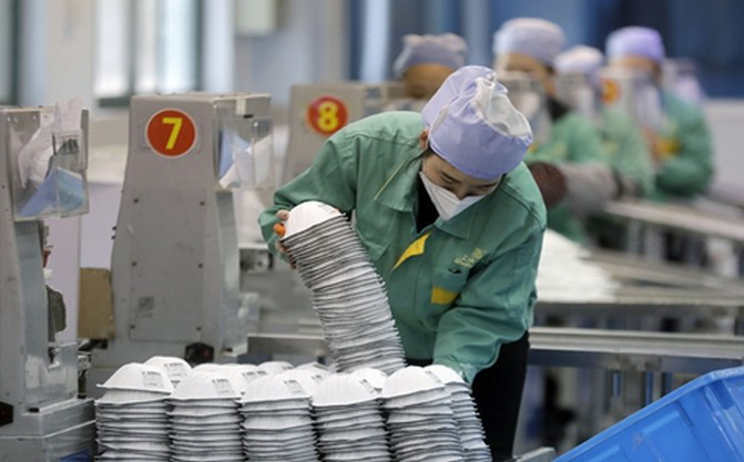 Trước bê bối bán khẩu trang &quot;dởm&quot; cho Hà Lan mùa COVID-19, TQ phản pháo: Làm ơn hãy đọc kỹ hướng dẫn sử dụng!