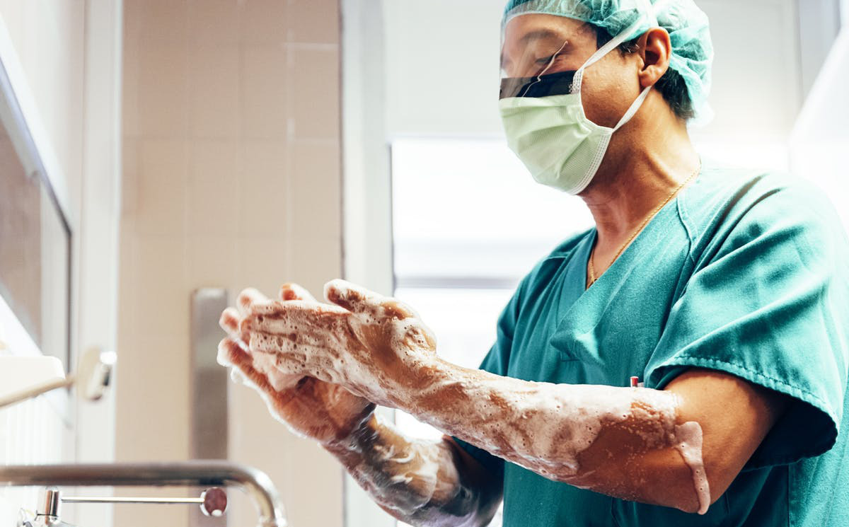 Cách lau tay tốt nhất để ngăn ngừa lây nhiễm virus là gì?