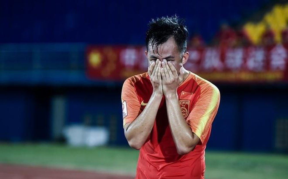 BLV Trung Quốc cay đắng thừa nhận bóng đá nước nhà bị Việt Nam, Thái Lan vượt mặt