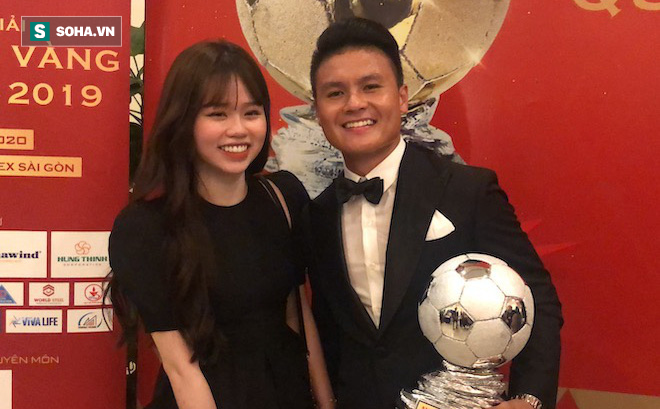 Quang Hải ngơ ngác tìm bạn gái trong ngày Hùng Dũng nhận giải thưởng QBV Việt Nam 2019