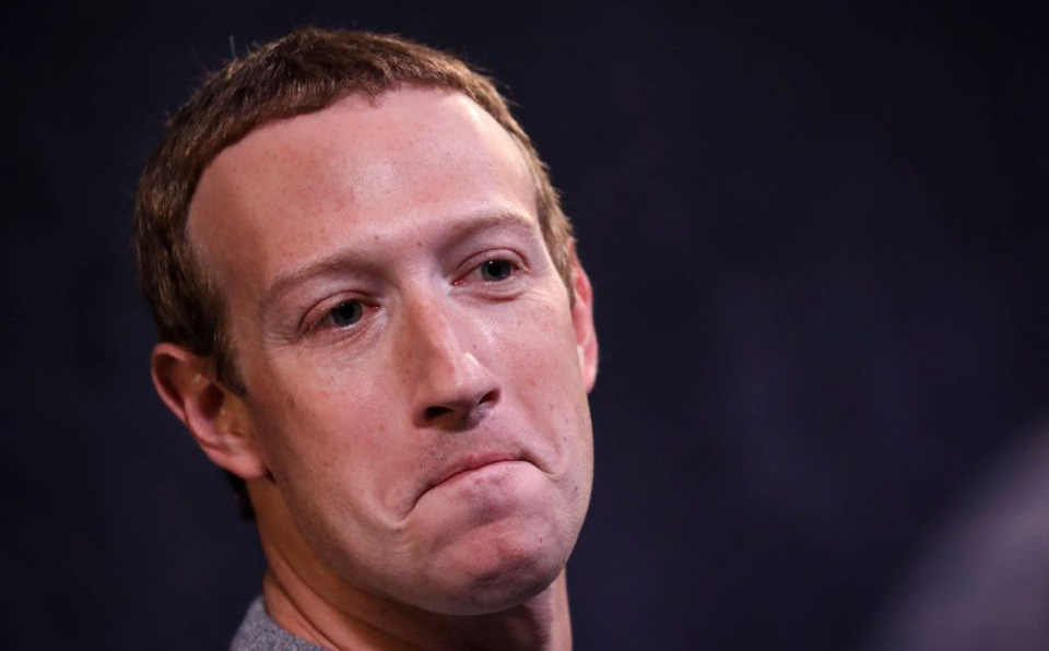 'Im lặng là đồng lõa': Nhân viên Facebook lên Twitter để chỉ trích ông chủ của mình