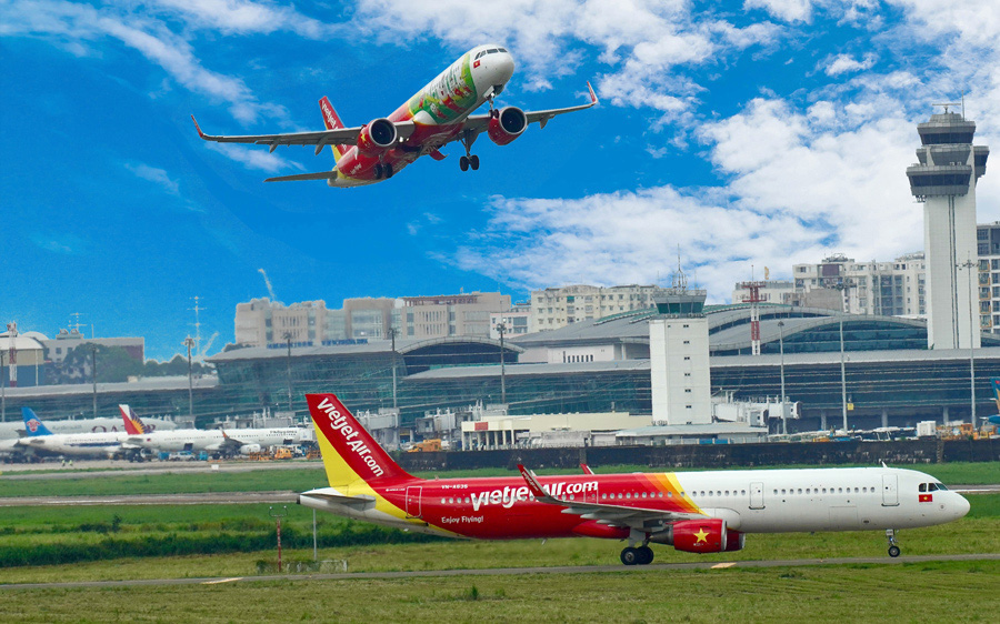 Kết quả 2 quý, Vietjet lỗ vận chuyển hàng không 2.111 tỉ, lợi nhuận hợp nhất 73 tỉ, tăng tích luỹ tiền mặt