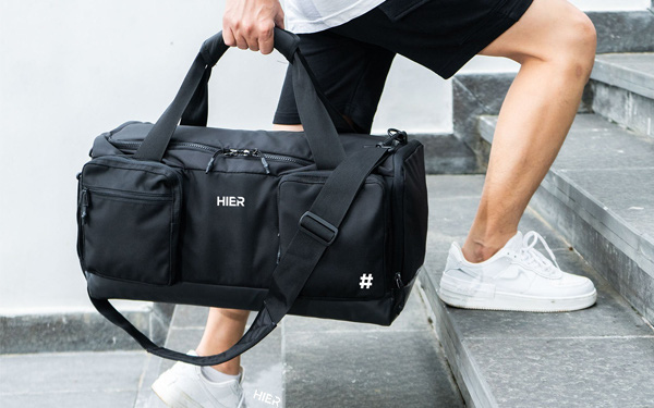 Gợi ý túi nam năng động cho một mùi hè đi đây đi đó