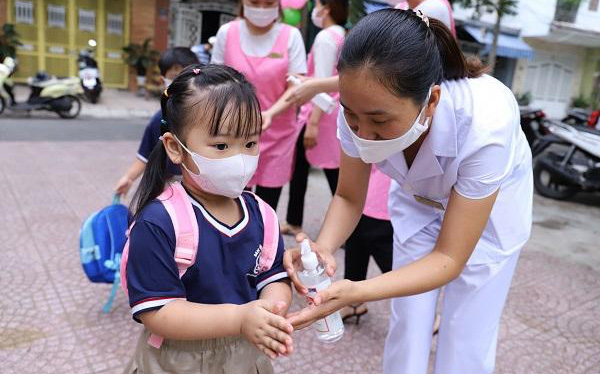 F0 tăng cao, ý kiến chuyên gia về “hành trang sức khỏe” để trẻ quay lại trường