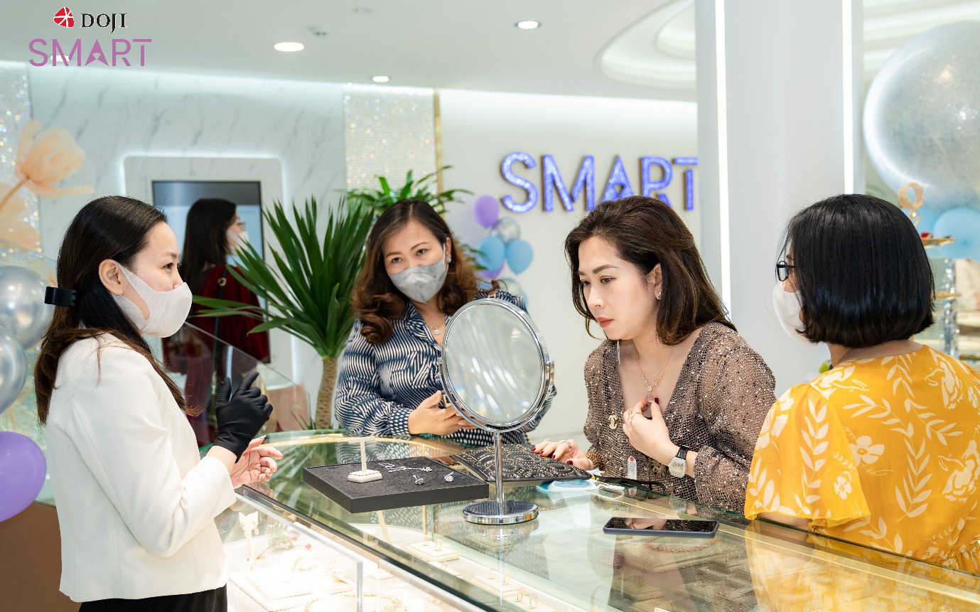 DOJI Smart gây ấn tượng mạnh với trải nghiệm mua sắm trang sức thông minh độc đáo