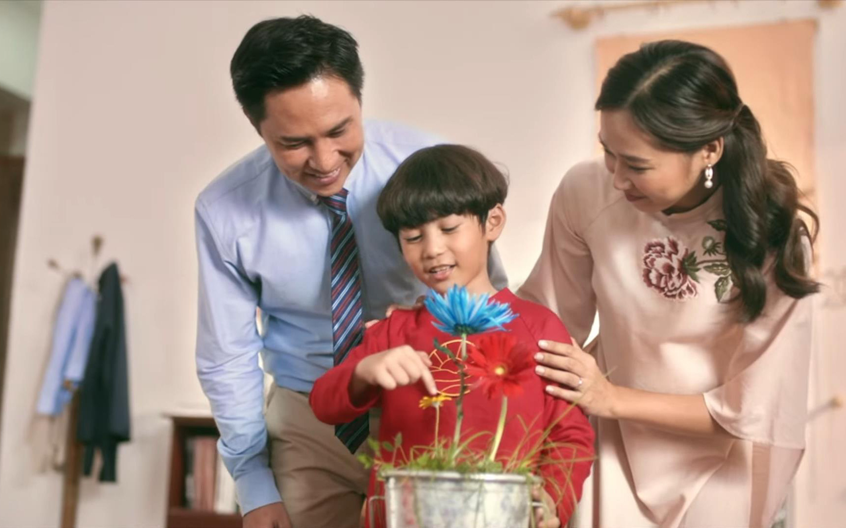 “Tết đủ đầy là khi…” gây bất ngờ với thông điệp biết ơn hóa hành động đầy nhân văn