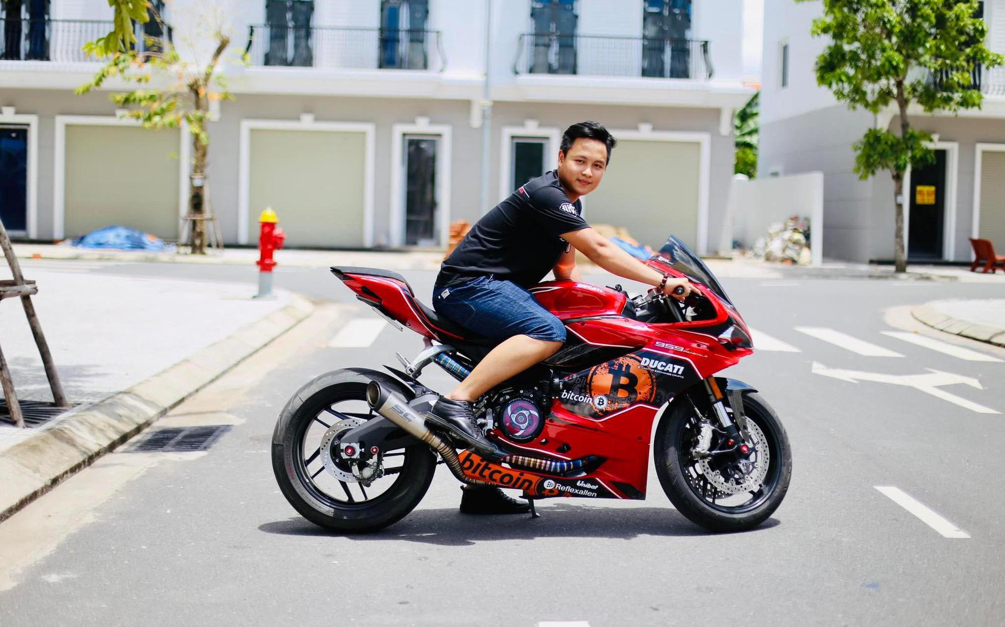 Chiêm ngưỡng siêu xe Ducati 959 Panigale cực độc của chuyên gia Phan Nguyễn Tấn Huy