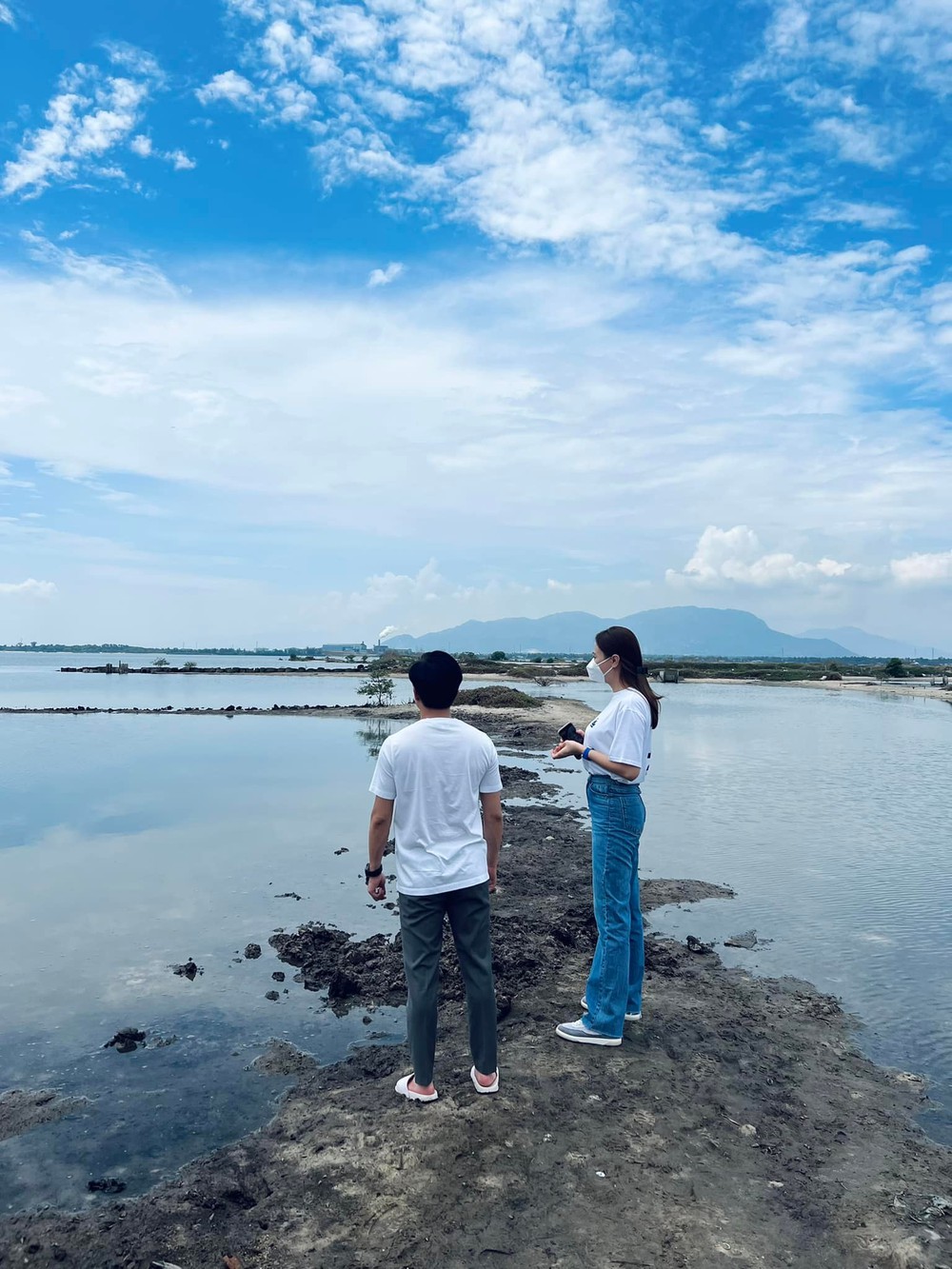 Cường Đô la rủ vợ đi ngắm cảnh đẹp, nhưng phút cuối lại quay xe đầy bất ngờ - Ảnh 2.