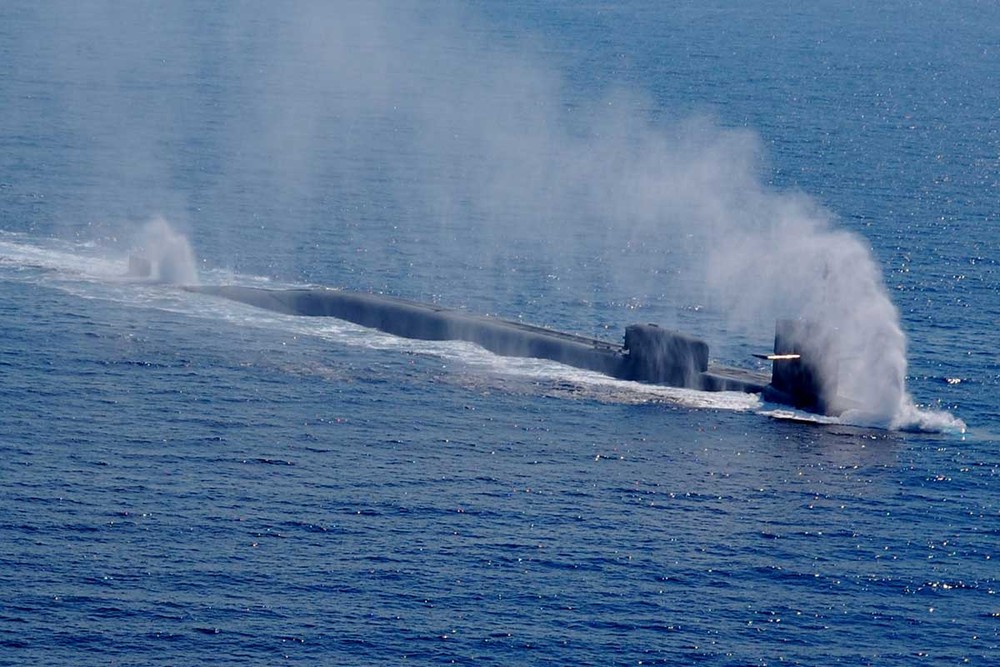 Ba tàu ngầm Hải quân Mỹ đồng loạt nổi lên trên biển: Tín hiệu nào gửi tới Trung Quốc? - Ảnh 1.