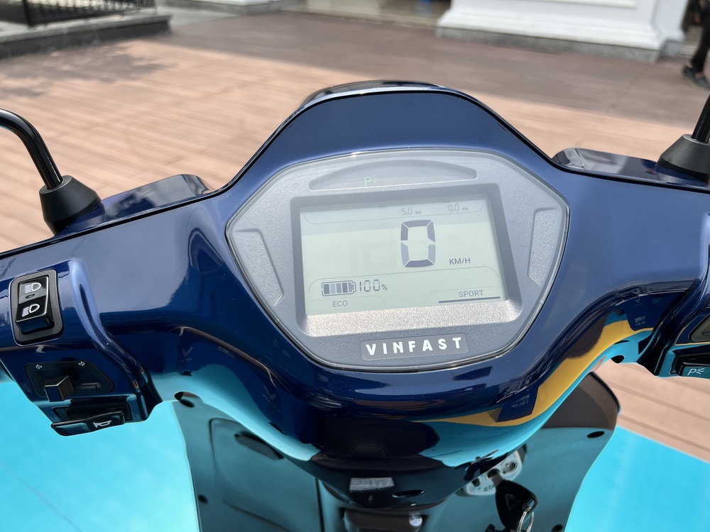Soi VinFast Klara S 2022, xe máy điện quốc dân giá 36,9 triệu, đi 194 km/lần sạc - Ảnh 5.