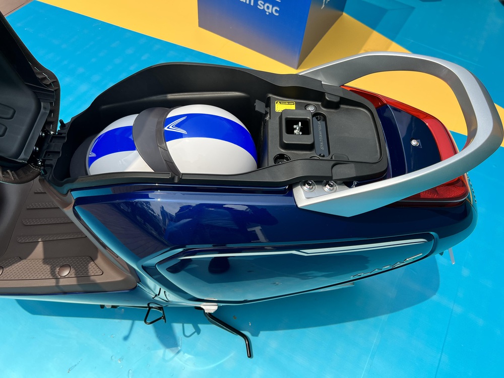 Soi VinFast Klara S 2022, xe máy điện quốc dân giá 36,9 triệu, đi 194 km/lần sạc - Ảnh 8.