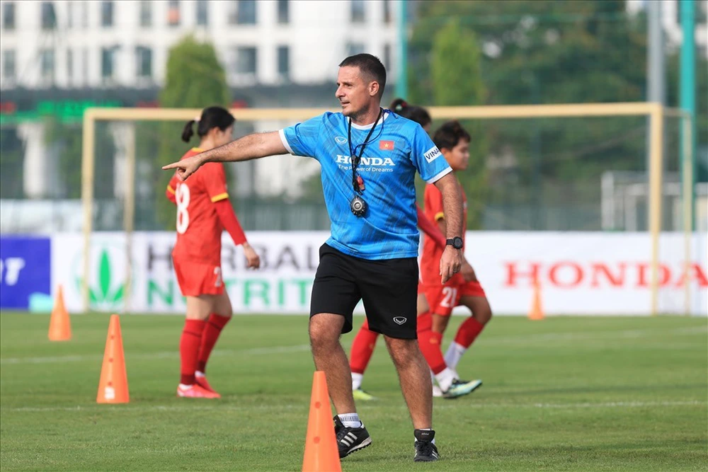 HLV châu Âu: “U23 Malaysia ngang tầm Thái Lan đấy, nhưng U23 Việt Nam vẫn sẽ chiến thắng - Ảnh 2.