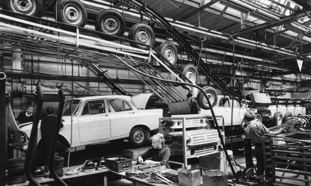 Thương hiệu ô tô Liên Xô huyền thoại hồi sinh sau khi Nga quốc hữu hóa tài sản của Renault - Ảnh 2.