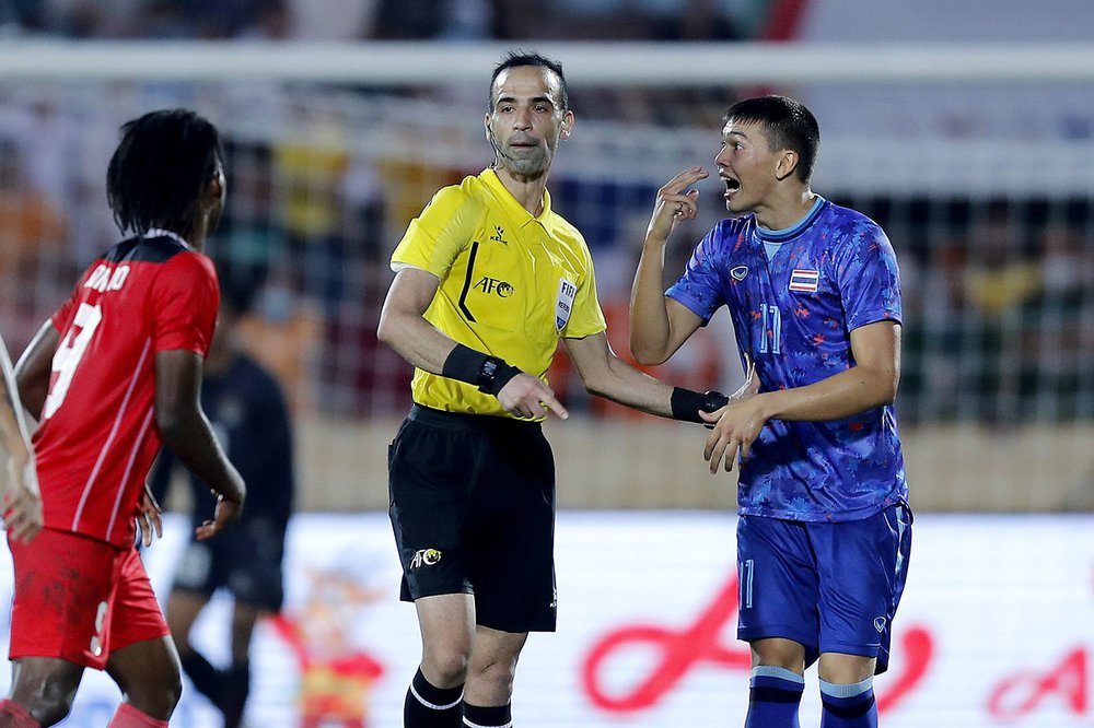 Madam Pang nghiêm khắc cảnh cáo U23 Thái Lan sau trận cầu 4 thẻ đỏ với U23 Indonesia - Ảnh 2.
