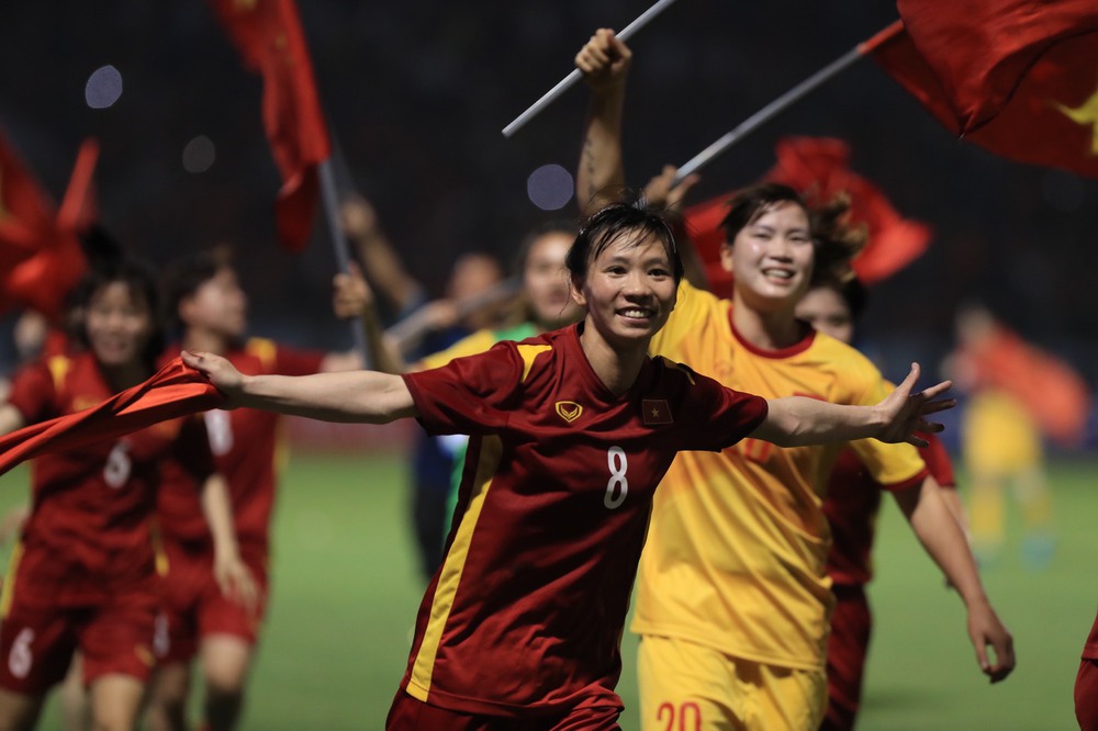 ĐT Việt Nam vô địch SEA Games, HLV Mai Đức Chung: Cảm xúc của tôi lâng lâng, sung sướng - Ảnh 2.