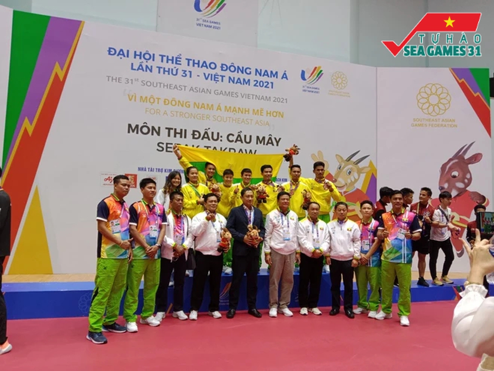 Đoàn thể thao Myanmar hứng thú với mũ cối và nón lá, nhớ da diết Việt Nam & SEA Games 31 - Ảnh 2.