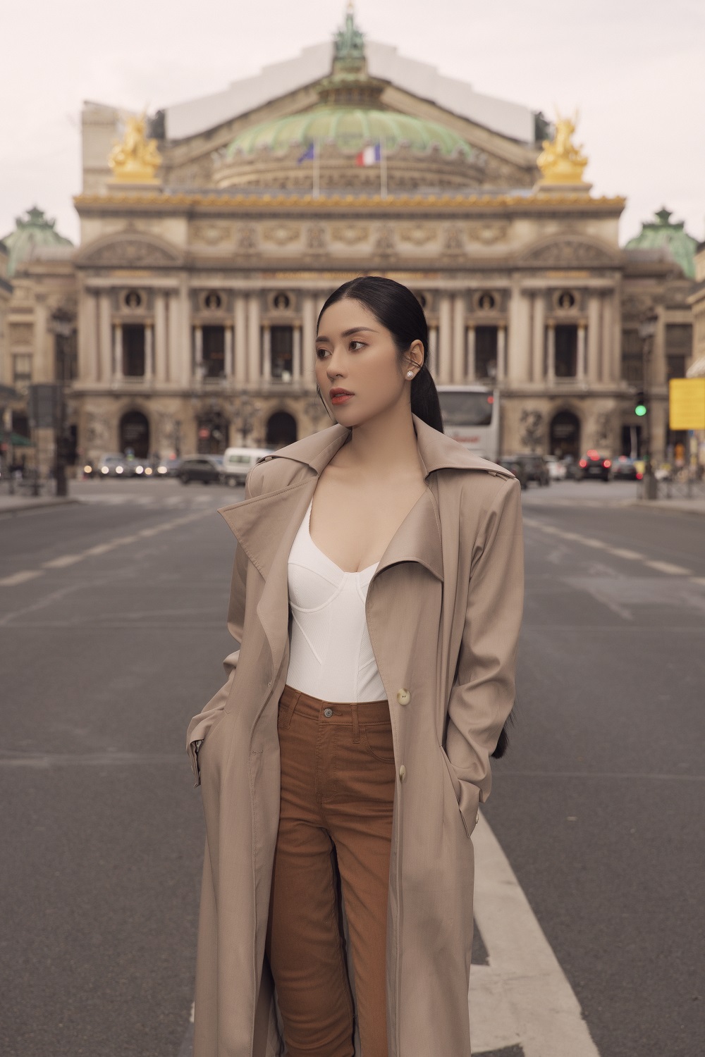 Hoa hậu Tô Diệp Hà xinh đẹp, thăm thú Paris - Ảnh 10.