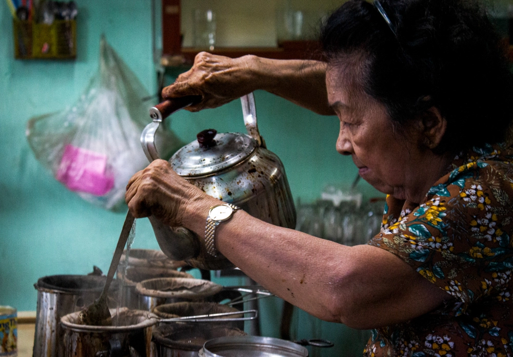 Quán cà phê vợt cuối cùng ở Biên Hòa: Chốn đi về của tín đồ cà phê suốt 35 năm - Ảnh 3.