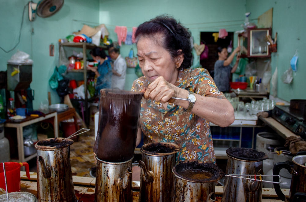 Quán cà phê vợt cuối cùng ở Biên Hòa: Chốn đi về của tín đồ cà phê suốt 35 năm - Ảnh 6.