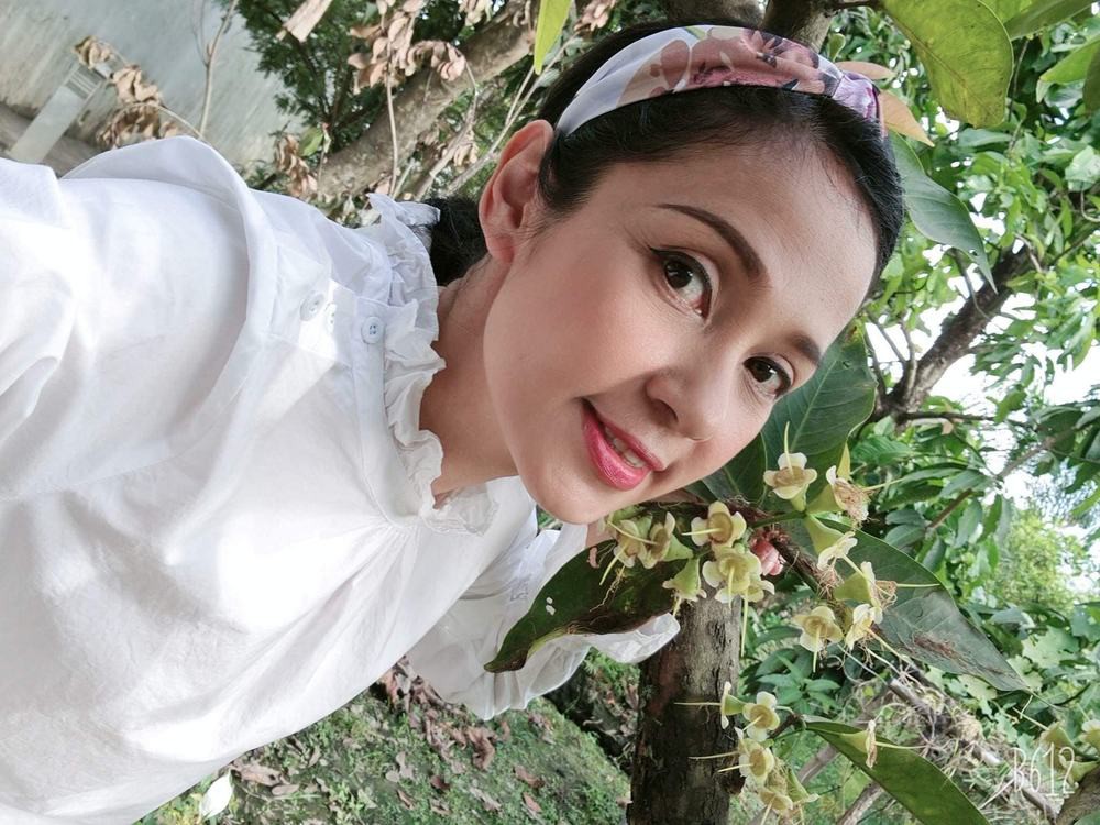 Diễn viên Việt Trinh tuổi 50: Mẹ đơn thân, sống an yên trong biệt thự vườn ở Bình Dương - Ảnh 3.