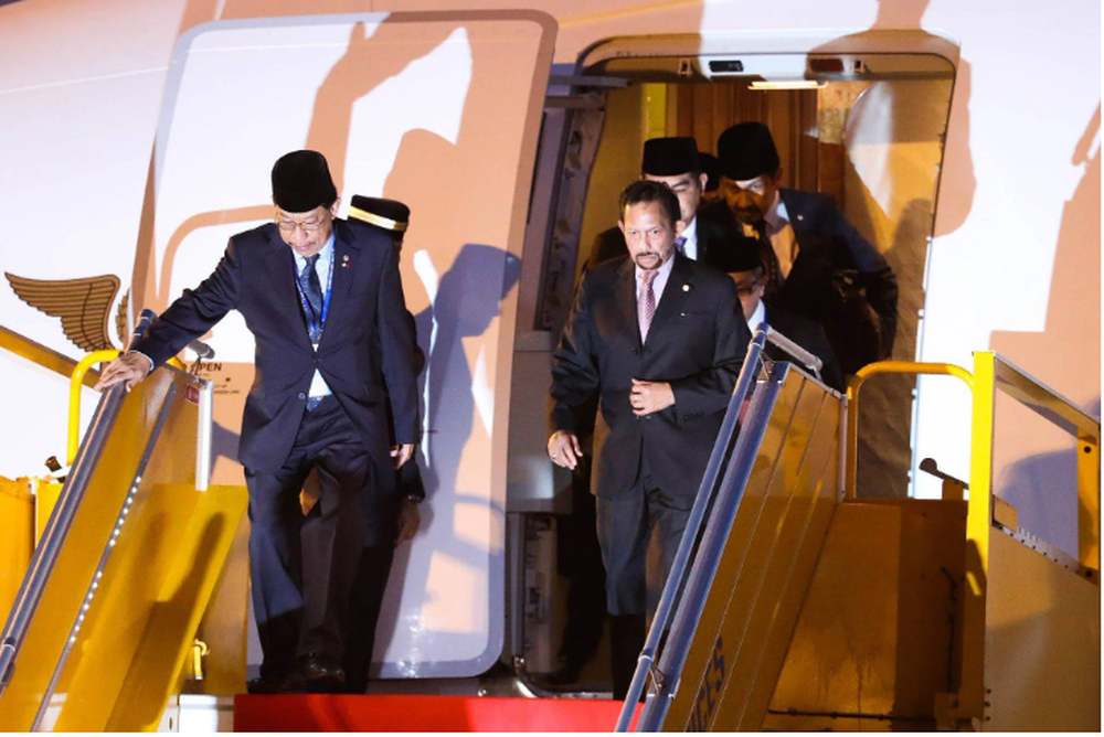 Cận cảnh cuộc sống giàu có của Quốc vương Brunei - Ảnh 4.