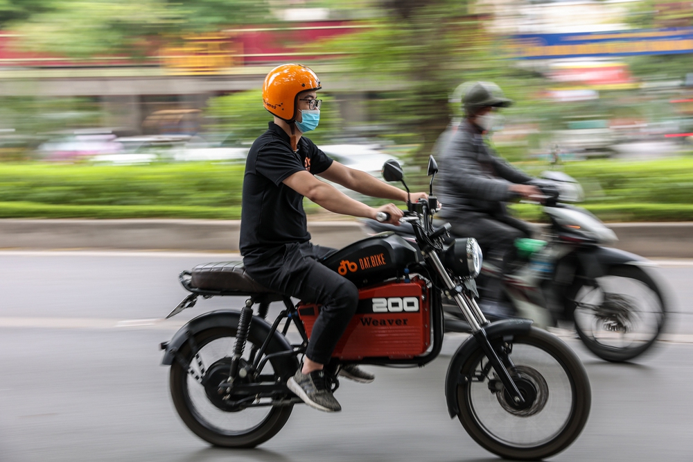 Soi mẫu xe máy điện Made in Vietnam đi 200km tốn khoảng 24.000 đồng tiền sạc điện - Ảnh 8.
