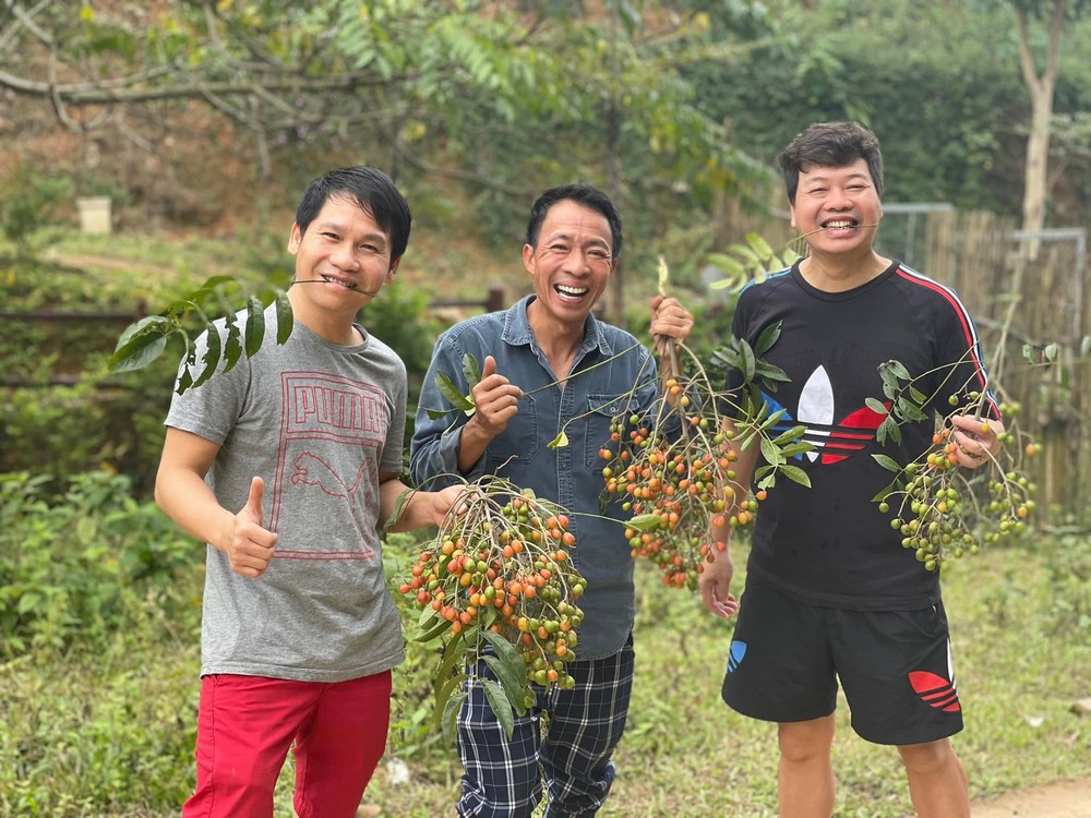 Cuộc sống của Việt Hoàn: Cưới vợ đẹp như hoa hậu, sống bình yên trong trang trại 10.000m2 - Ảnh 2.