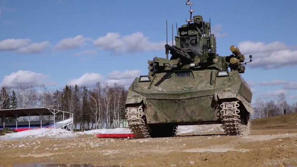 Báo Nga: Các kíp lái T-72B3, BMPT-72 và TOS-1A chuẩn bị ngồi chơi xơi nước vì lý do này? - Ảnh 4.