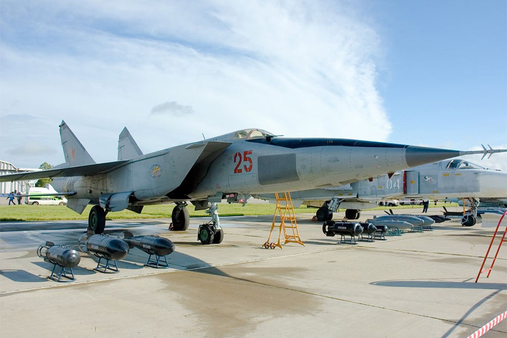 Tiêm kích MiG-25 Foxbat: Ma tốc độ khiến sĩ quan Mỹ đứng hình và cuộc đào tẩu rúng động - Ảnh 2.