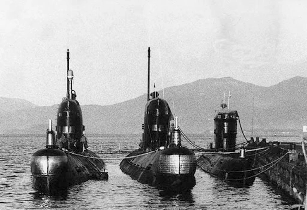 Tàu ngầm Foxtrot của Liên Xô: Sự cố hy hữu ở Cam Ranh và màn tái xuất gây kinh ngạc - Ảnh 4.
