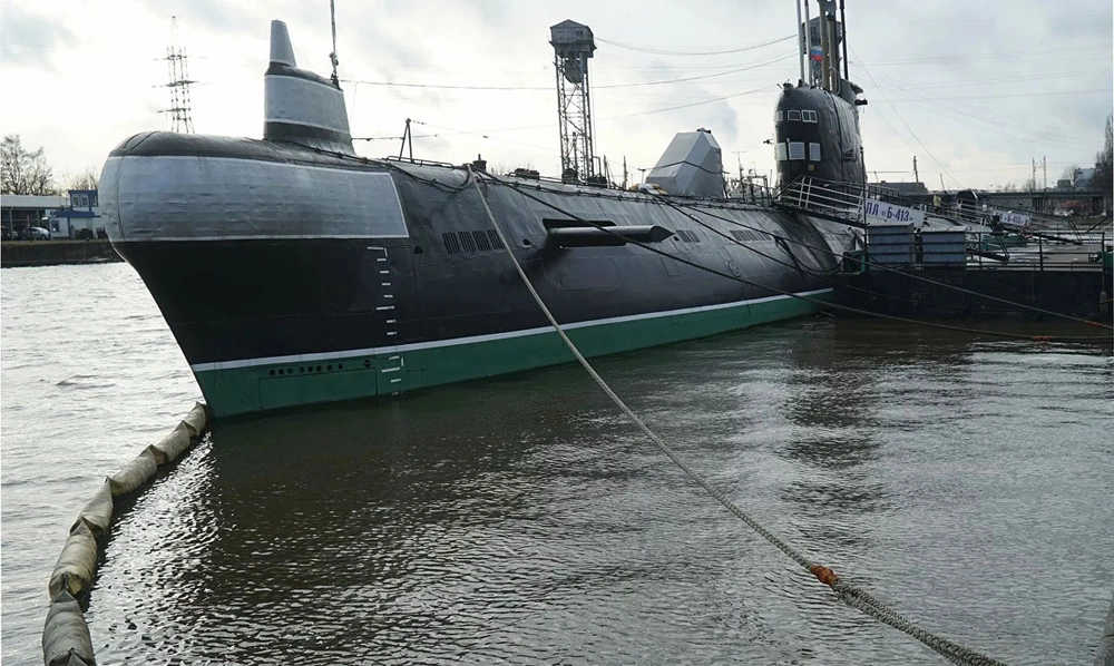 Tàu ngầm Foxtrot của Liên Xô: Sự cố hy hữu ở Cam Ranh và màn tái xuất gây kinh ngạc - Ảnh 1.