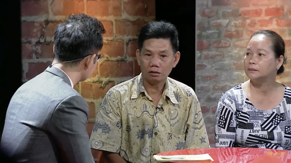 Quá khổ nên mẹ để con lại rồi rời đi, 50 năm sau đi tìm và phút lướt qua nhau nhói lòng - Ảnh 2.