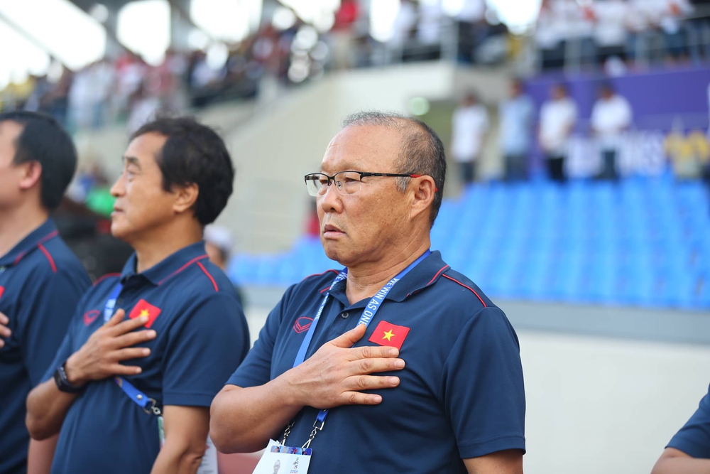 Hợp đồng chỉ còn 7 tháng, HLV Park Hang-seo tiết lộ thời điểm đàm phán trên báo Hàn Quốc - Ảnh 1.