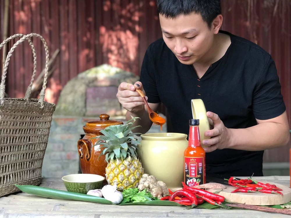 Du học sinh 30 tuổi lương nghìn đô bỏ phố về quê làm tương ớt thủ công - Ảnh 4.