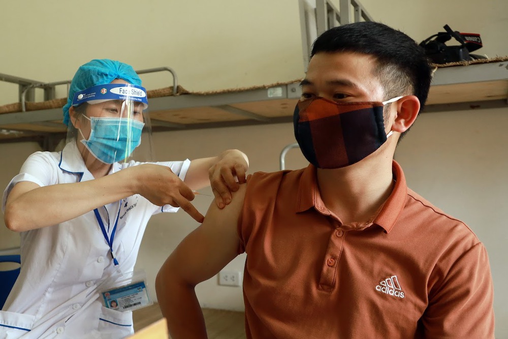 Vì sao cần tiêm mũi 3, mũi 4 vaccine Covid-19? Bác sĩ Việt tại Nhật phân tích chi tiết - Ảnh 1.