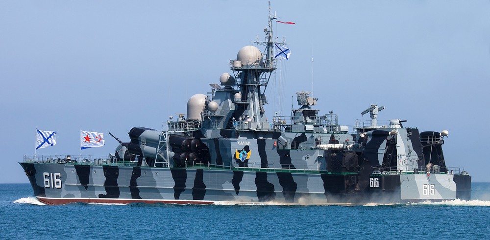 Tàu chiến độc nhất vô nhị thế giới của Nga, rất hợp với chiến thuật đánh nhanh rút gọn - Ảnh 2.