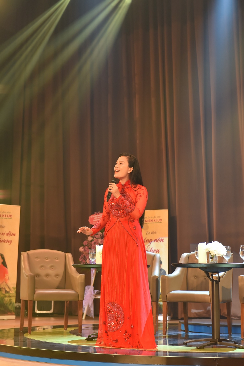 Quán quân Sao Mai Huyền Trang và nhạc sĩ Lê Xuân Bắc ra mắt dự án Về miền ký ức - Ảnh 1.