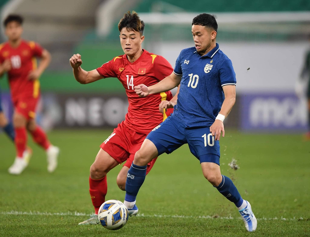 Chuyên gia Đông Nam Á: U23 Việt Nam chơi bóng mới mẻ và cuốn hút hơn U23 Thái Lan - Ảnh 3.